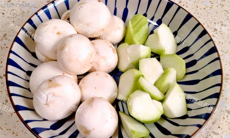 6月喝骨湯不如喝它,高蛋白低脂肪,鮮香美味,一鍋花不了幾個錢