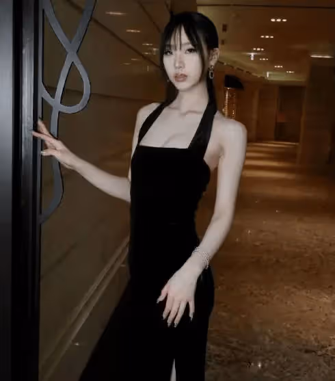 小S現身長女畢業晚會,Elly身材好撞臉吳佩慈,三個女兒全是名媛風