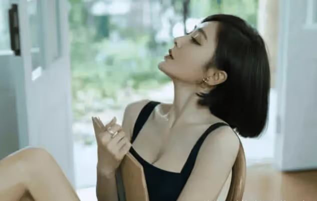 秦嵐的身材真不是蓋的!你敢相信她44歲了嗎?身材管理真讓人驚訝