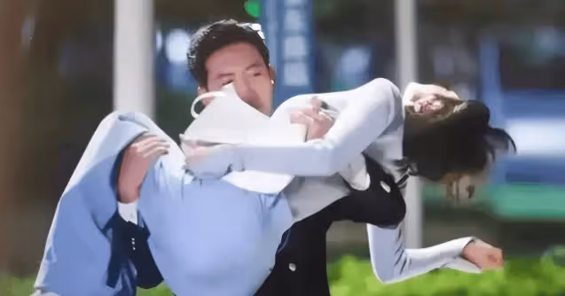 秦嵐的身材真不是蓋的!你敢相信她44歲了嗎?身材管理真讓人驚訝