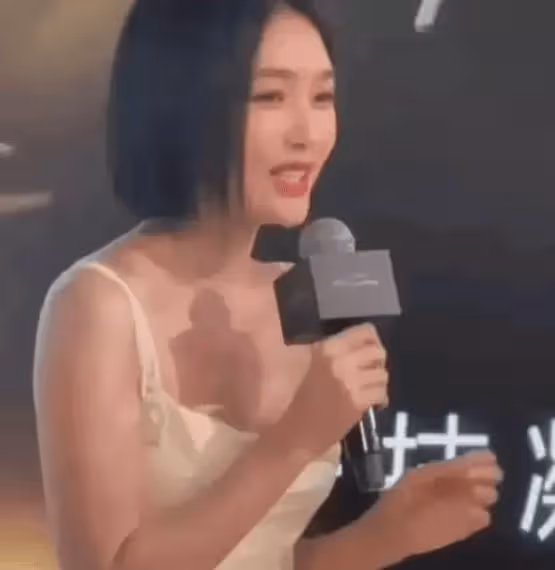 秦嵐的身材真不是蓋的!你敢相信她44歲了嗎?身材管理真讓人驚訝