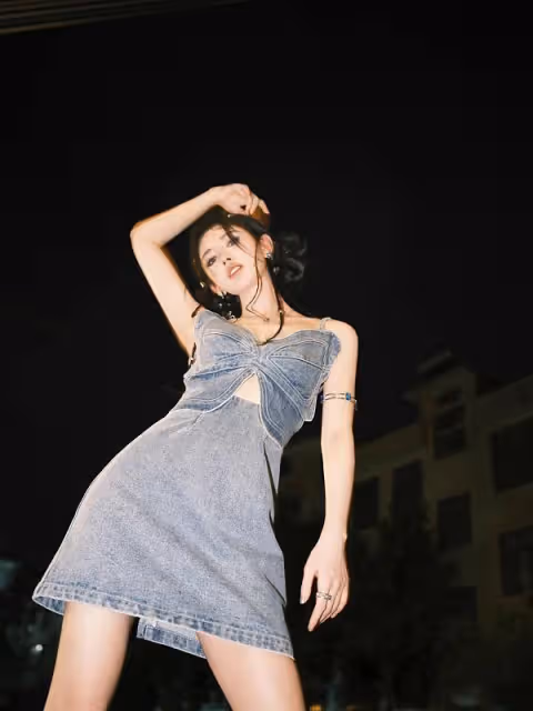 鞠婧禕火出圈的穿搭都很美，簡單的牛仔服裝，也是不平凡的
