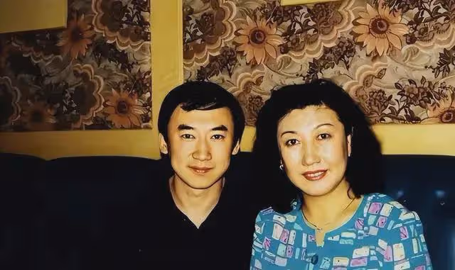 原來她早已離世!女兒敗光她留的7套房產,至死沒和趙本山和解