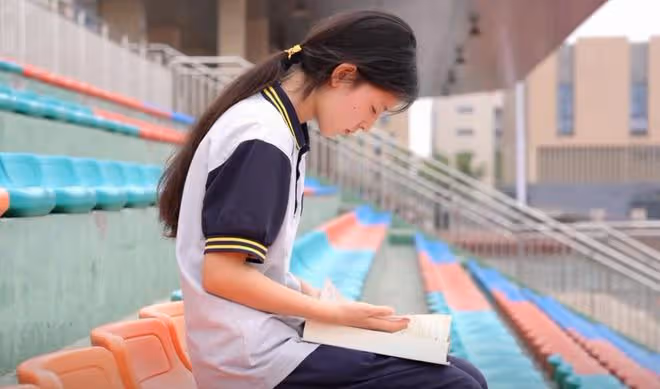 姜萍媽媽回老家:母女開心慶賀,父親手捧鮮花,親戚一起大團聚