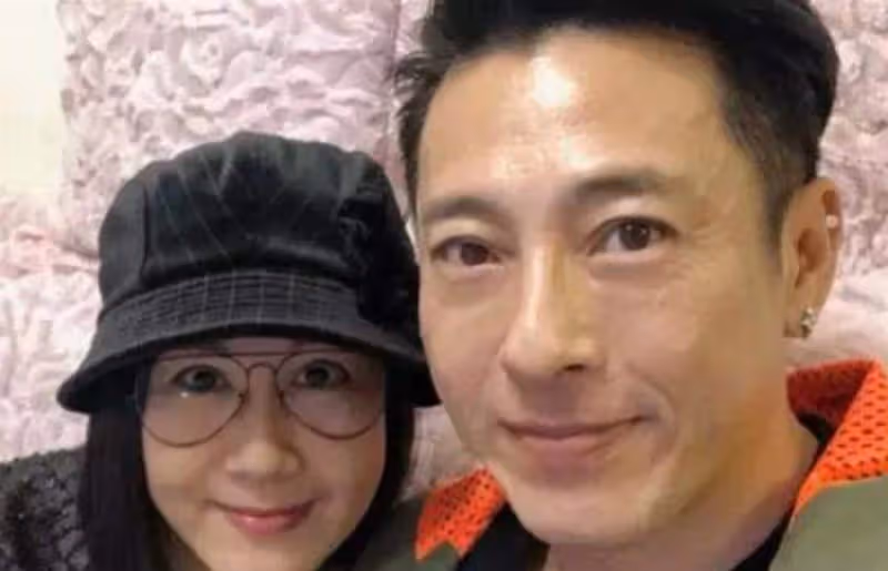 夫妻倆為了不變老,堅持26年不吃肉不生子,如今54歲近照不敢認