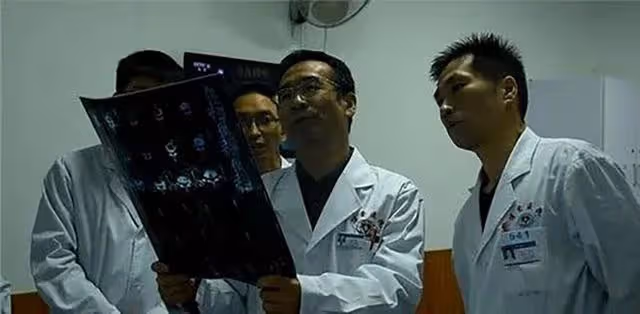 回顧從肺癌晚期到腫瘤消失,人民日報記者抗癌成功,他是怎麼做的