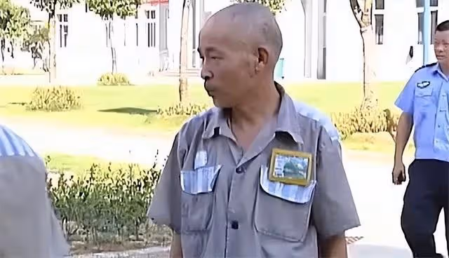 2013年77歲老人入獄,警官點名時發現不對,調查後發現是三假犯