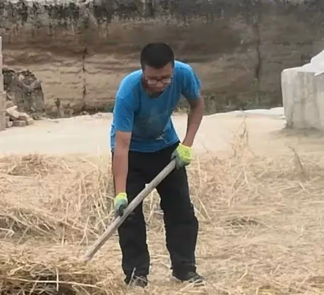 2018年最囂張高考生,嘲笑高考題垃圾耽誤打工,最終考了多少分?