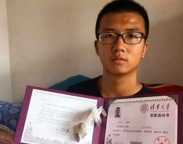 2018年最囂張高考生,嘲笑高考題垃圾耽誤打工,最終考了多少分?