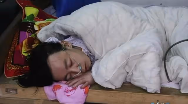 湖北才子住網吧10年,熬成肺癆回家5天離世,遺產20個遊戲帳號