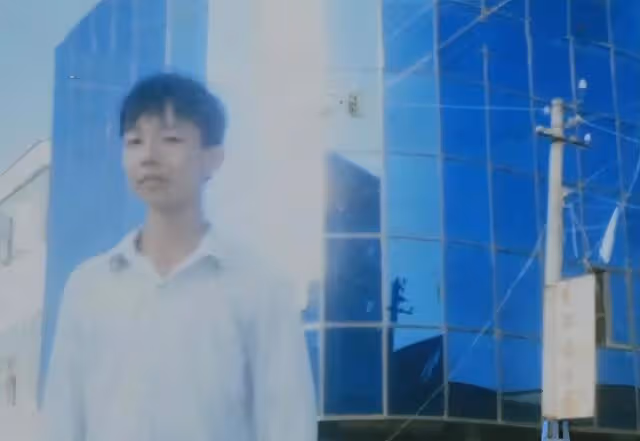湖北才子住網吧10年,熬成肺癆回家5天離世,遺產20個遊戲帳號