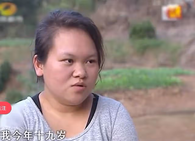 2015年武漢女孩被「高富帥」網友騙至農村,19歲為其生下龍鳳胎