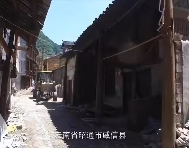 2011年男子在59歲情婦家閣樓藏了24年,拋妻棄子吃軟飯,從不出門