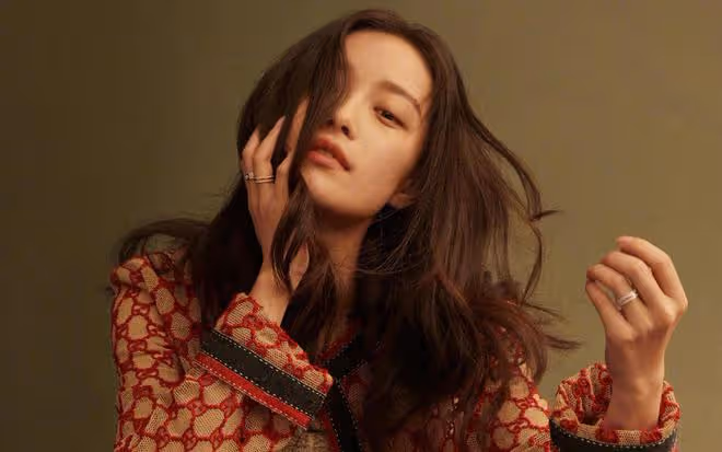 倪妮紅毯造型引爭議,緊身裙顯小肚子,倪妮工作室挨網友罵