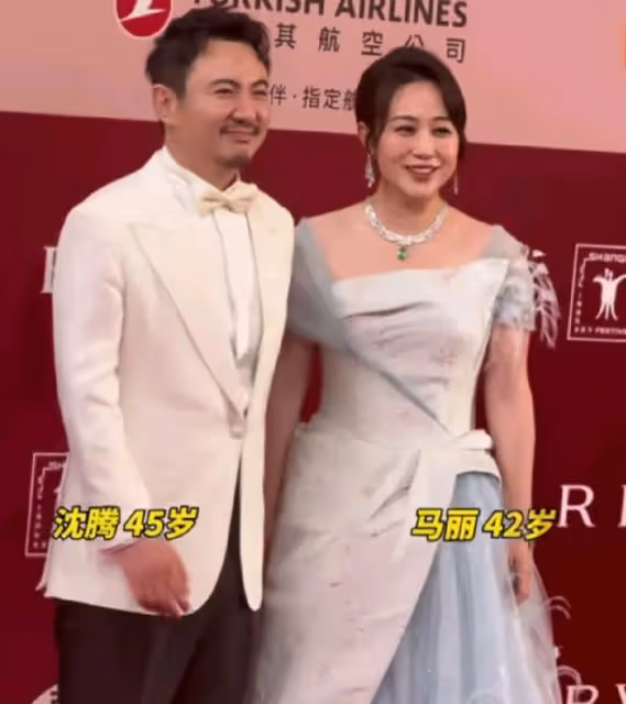 沈騰馬麗紅毯比心引熱議,羞澀默契,再掀合作期待熱潮