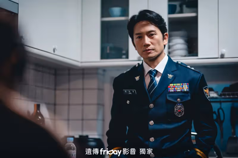 池晟入魂毒品成癮刑警收視奪冠！打劇不忘放閃嬌妻李寶英