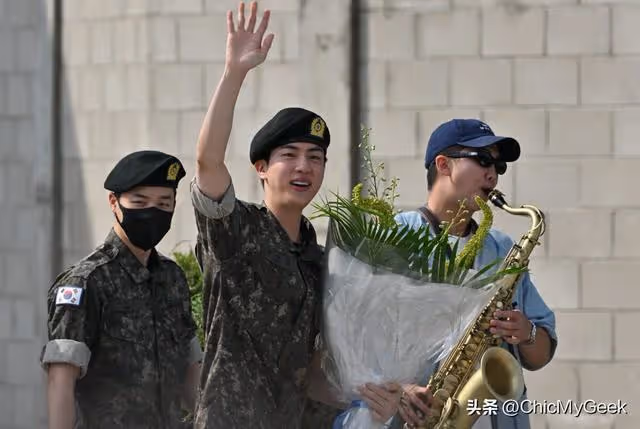 BTS防彈少年團Jin首退伍，一文了解全員回歸時間和最新軍職！