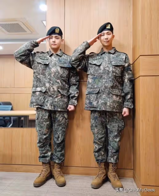 BTS防彈少年團Jin首退伍，一文了解全員回歸時間和最新軍職！
