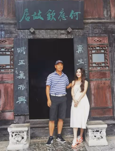 性感港星嫁富商24年拒生孩子！領養內地棄嬰，長大後被指像老公？