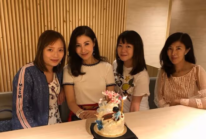 李嘉欣獲60歲姐姐慶生!顏值同樣搶鏡!離婚後也嫁入豪門