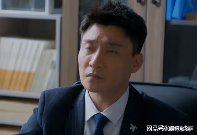 小三黃思思心機曝光:頒獎典禮上故意擁抱于海,被許夢安識破