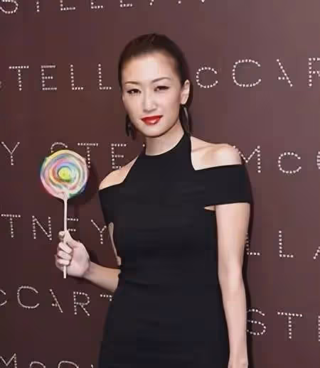 她曾一年換7次男友,風流成性未婚生女,如今41歲無人敢娶