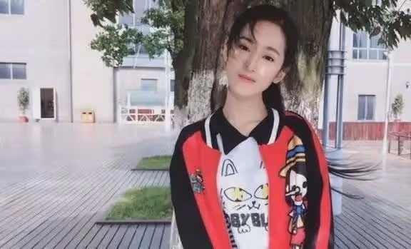 《父母愛情》都捧不紅的女明星,13歲考上戲,如今卻因整容無戲拍