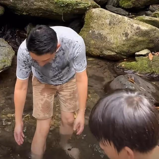 汪小菲首次帶新岳母旅遊,玥兒叫小梅媽媽,孩子終於有陪伴了