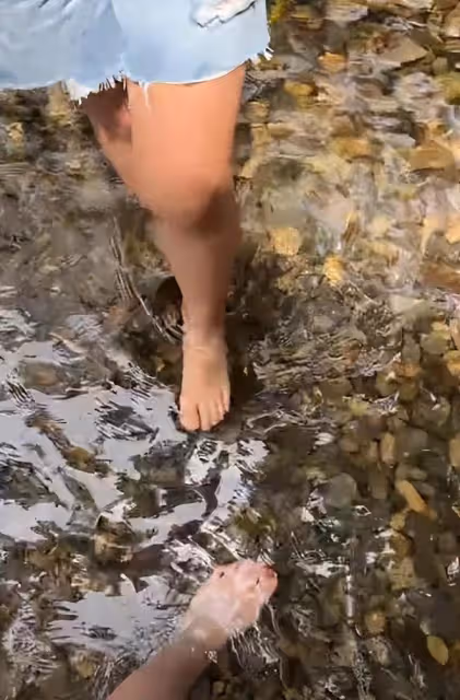 汪小菲首次帶新岳母旅遊,玥兒叫小梅媽媽,孩子終於有陪伴了