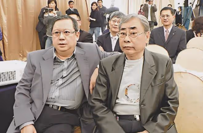 港媒曝王祖賢疑似懷孕,57歲肚大像大媽,本人特意曬照澄清?