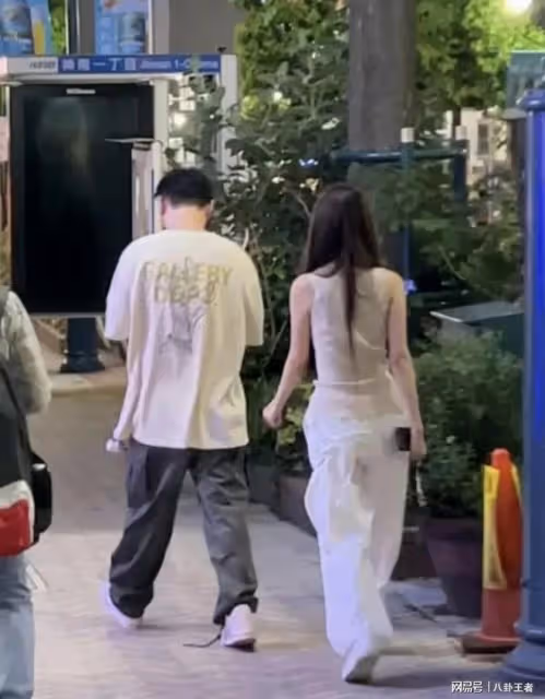 細數王思聰17任女友！怎麼越找越年輕了，曾被曝找日本未成年女星