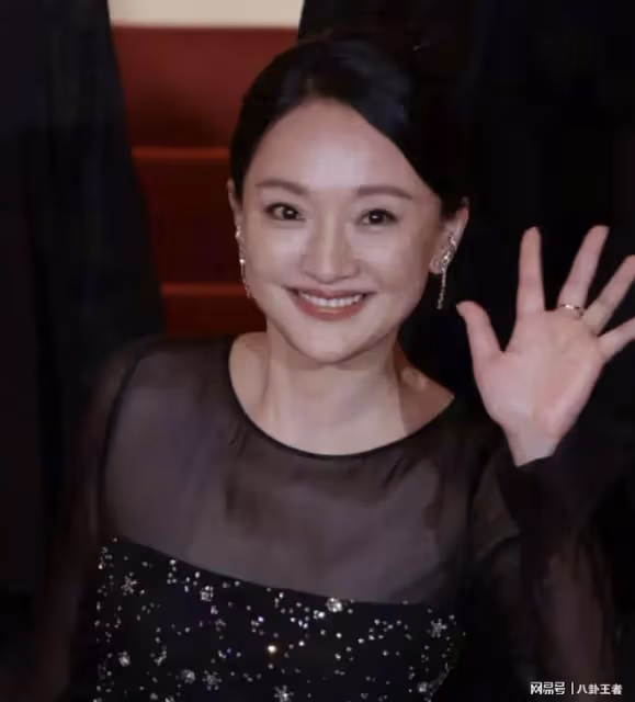 金晨輸慘了!49歲周迅顯年輕,吳彥祖老了,楊子姍變網紅臉太可怕