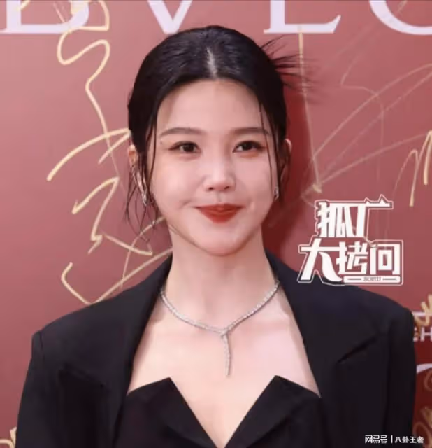 金晨輸慘了!49歲周迅顯年輕,吳彥祖老了,楊子姍變網紅臉太可怕