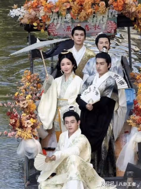 母子戀！婁藝瀟小十多歲男友曝光，北舞畢業，演出音樂劇擦出火花