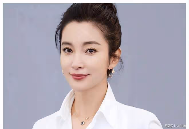 周也好蠢！粉絲也不聰明跑去罵六公主，1部戲用5個替身不涼才怪