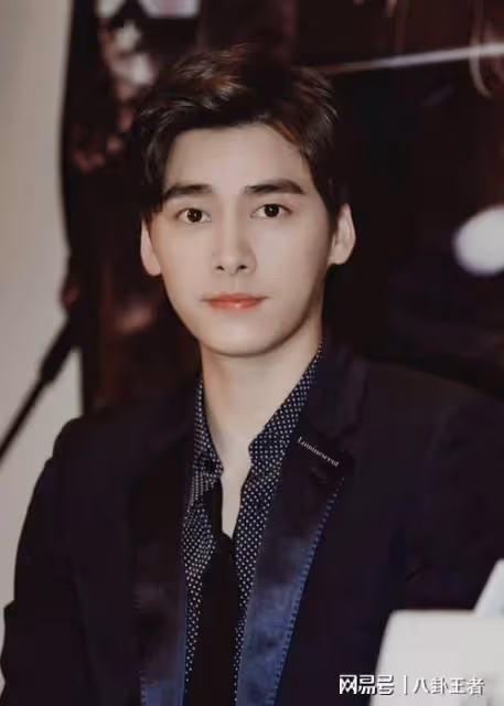 「封殺」不到2年！再看李易峰如今的處境，他很可恨，但也很可悲