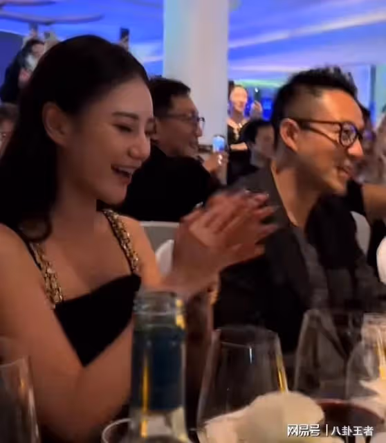 阿信貼臉開大！當眾唱大S代表作，汪小菲若有所思，筱梅表情亮了
