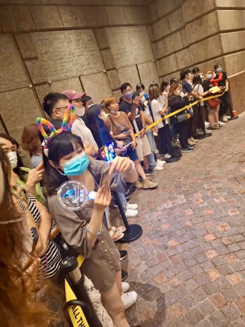 狗仔直擊｜張學友明年見！「歌神」最後一夜　百粉感動落淚50秒「要好好照顧自己」