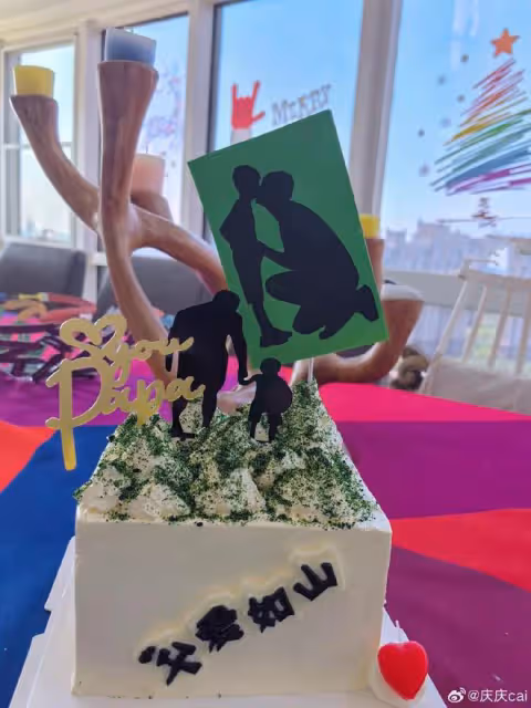 蔡國慶曬老婆視角慶父親節,與倆兒子溫馨同框,父子仨全是高顏值