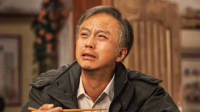 鄧超舞台搞笑新高度，被保安架走引關注，搞笑本色再獲認可