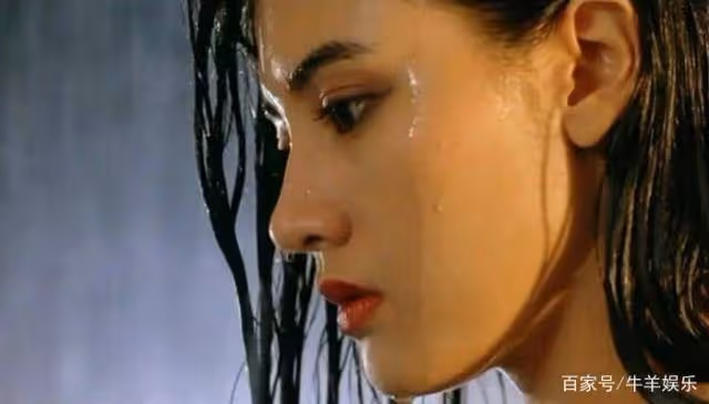80後公認的「第一美女」有多撩?一個動作,直到今天仍是經典
