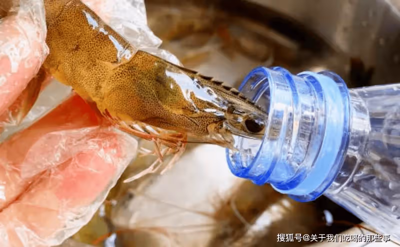 保存大蝦,直接放冰箱就錯了,教您一招,凍半年仍和新鮮的一樣