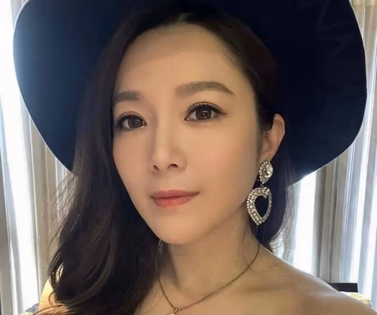 因富豪老公不肯生育鬧離婚，TVB前知名靚女花旦最近被曝懷孕，上圍突然變豐滿