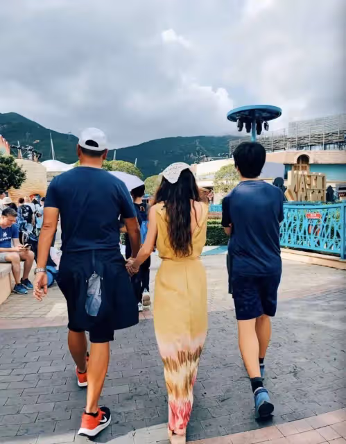 TVB「一代女神」嫁入豪門24年,拒絕生孩子,卻領養遺棄孤兒視如己出