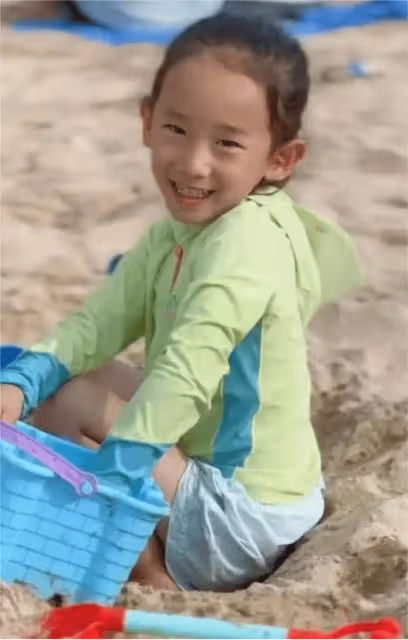 香港妻圈頂流,自製視頻意外走紅,小兒子首次出鏡被質疑性別