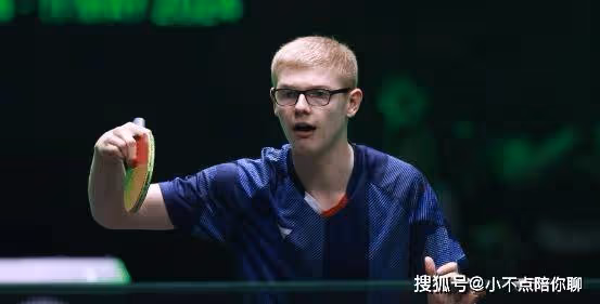 2-3!張本智和不敵17歲法國小將,瘋狂跺腳,對手贏球後躺地怒吼