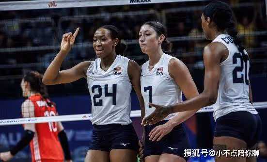 恭喜!奧運冠軍3-0橫掃日本,壓哨闖入總決賽8強,中國女排也獲利了