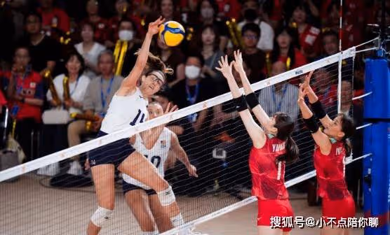 恭喜!奧運冠軍3-0橫掃日本,壓哨闖入總決賽8強,中國女排也獲利了