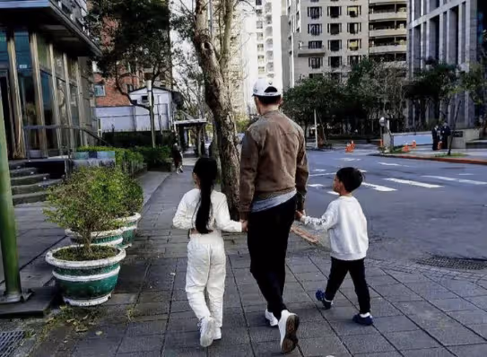 小玥兒和菻兒為父親節籌備禮物,大S是否再次以紙條傳情?馬筱梅見招拆招