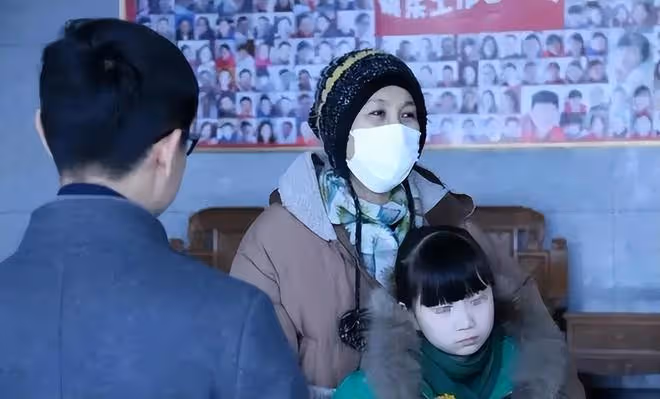 回顧山東8歲女孩不聽勸阻捐骨髓，為白血病母親續命，後來如何了